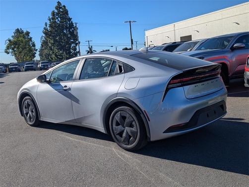 2025 Toyota Prius LE