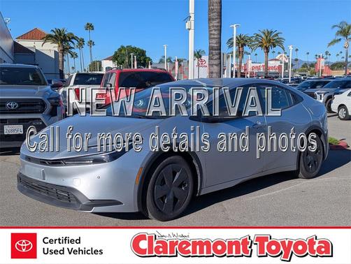 2025 Toyota Prius LE
