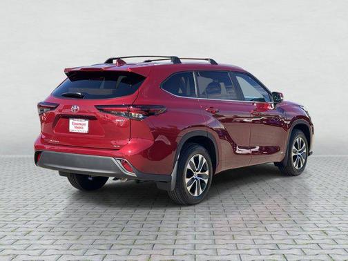 2025 Toyota Highlander Hybrid XLE