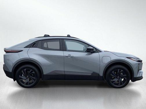 Cement 2026 Toyota C-HR SE
