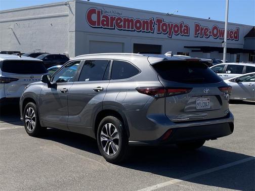 2025 Toyota Highlander XLE