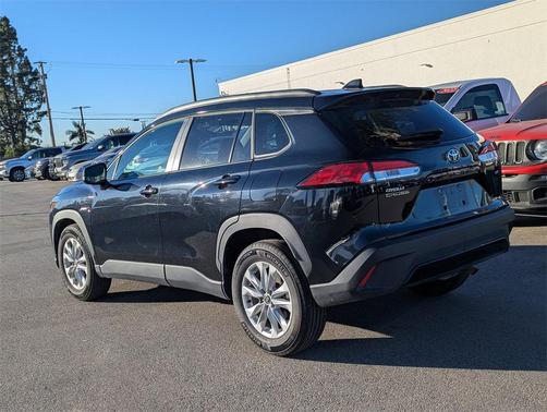 2025 Toyota Corolla Cross LE