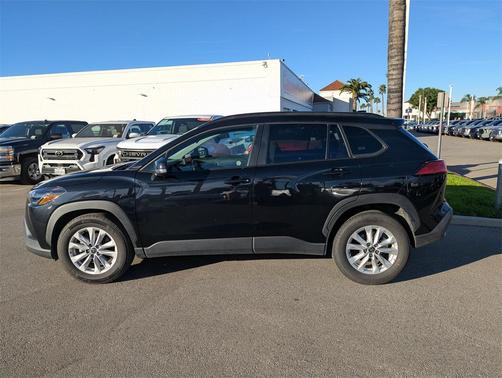 2025 Toyota Corolla Cross LE