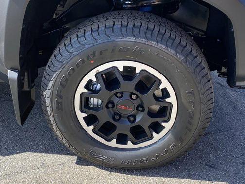 2025 Toyota Tacoma TRD Off Road