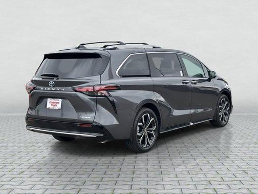 2025 Toyota Sienna Platinum 7 Passenger