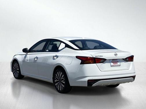 Glacier White 2025 Nissan Altima 2.5 SV