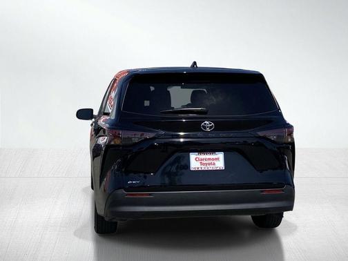 Midnight Black Metallic 2026 Toyota Sienna LE
