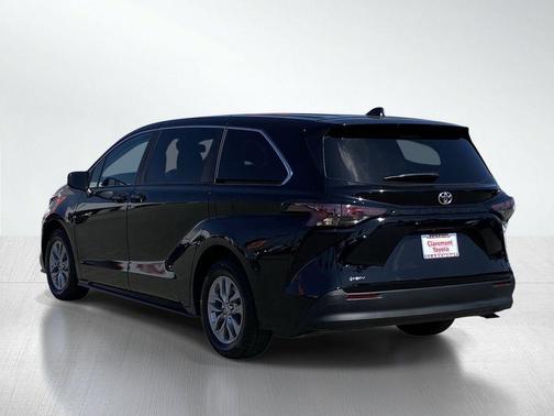 Midnight Black Metallic 2026 Toyota Sienna LE