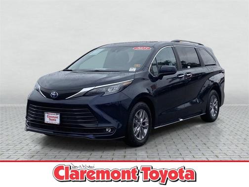 2025 Toyota Sienna XLE