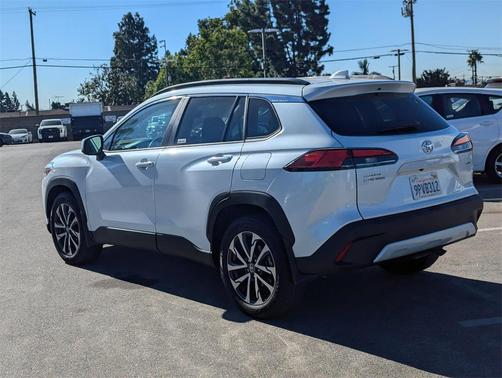 2024 Toyota Corolla Cross XLE
