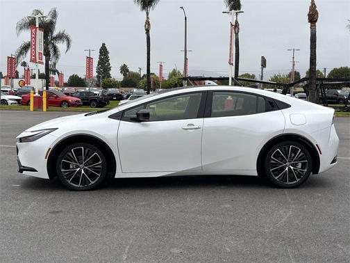 2024 Toyota Prius XLE