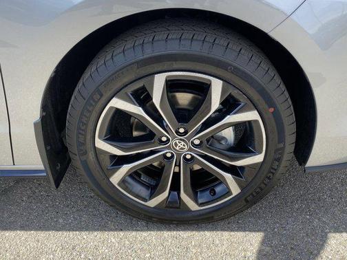 2025 Toyota Sienna Platinum 7 Passenger