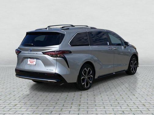 2025 Toyota Sienna Platinum 7 Passenger