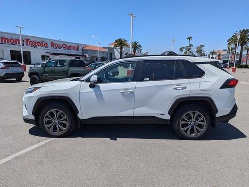 2022 Toyota RAV4 Hybrid XLE Premium