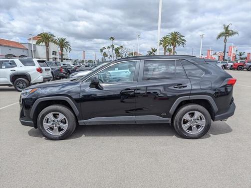 2025 Toyota RAV4 Hybrid LE
