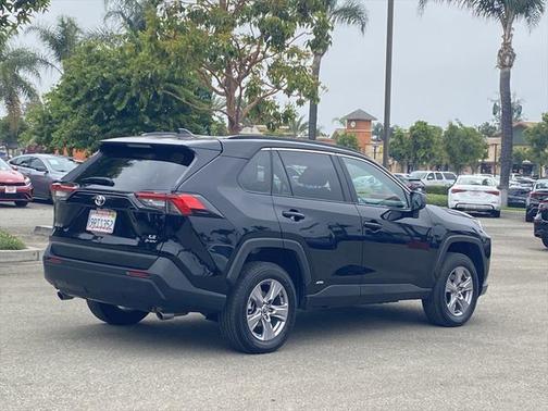 2025 Toyota RAV4 Hybrid LE