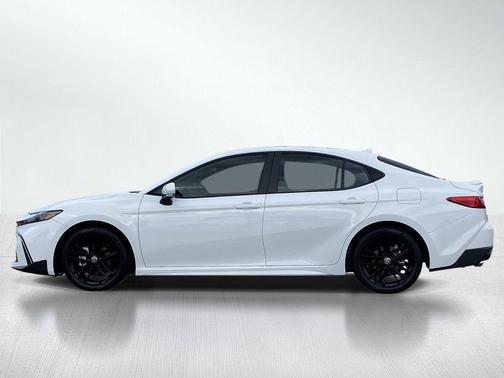 Ice 2026 Toyota Camry SE