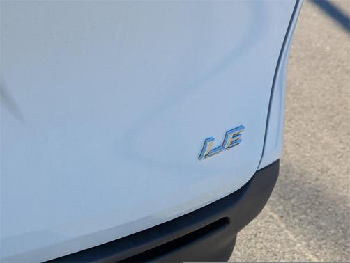 2025 Toyota Sienna LE