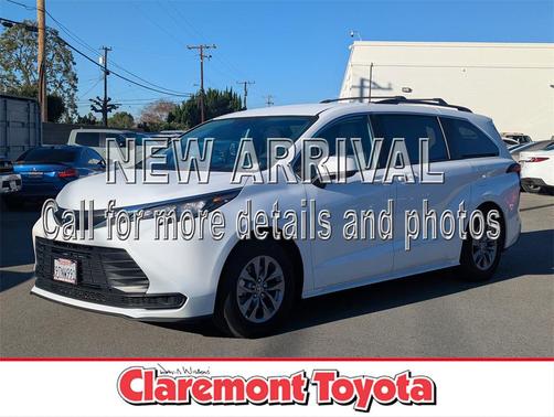 2025 Toyota Sienna LE