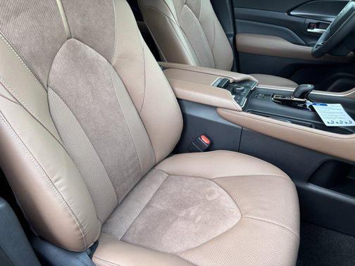 2026 Toyota Grand Highlander Hybrid Limited MAX