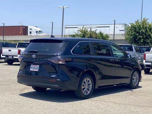 2024 Toyota Sienna XLE