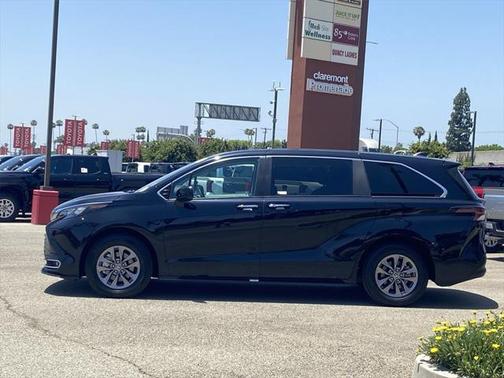 2024 Toyota Sienna XLE