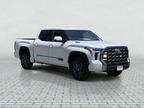 2025 Toyota Tundra Hybrid Platinum