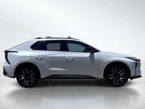 Wind Chill Pearl 2026 Toyota bZ XLE