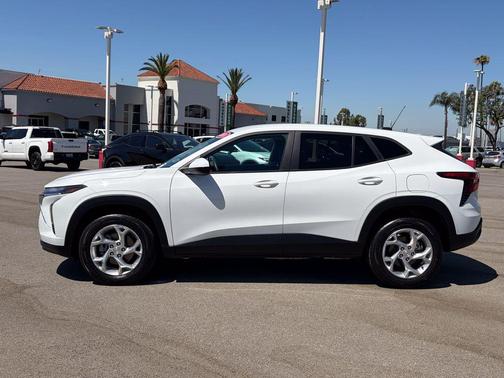 Summit White 2024 Chevrolet Trax LS