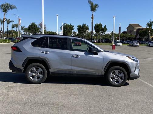 2025 Toyota RAV4 Hybrid LE