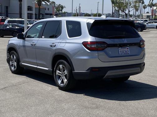 Lunar Silver Metallic 2025 Honda Pilot EX-L