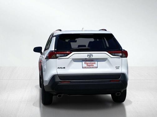 Ice Cap 2023 Toyota RAV4 XLE