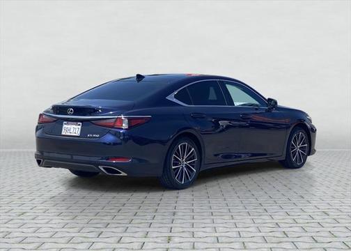 2022 Lexus ES 350 Base