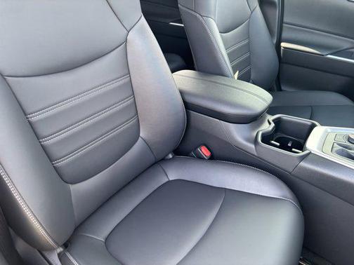 2025 Toyota RAV4 Hybrid XLE Premium