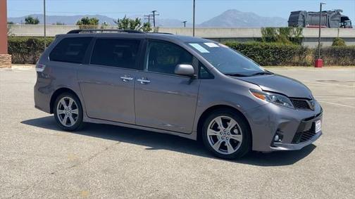 Predawn Gray Mica 2019 Toyota Sienna SE