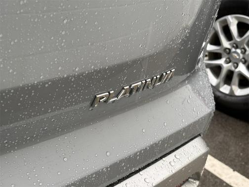 2022 Nissan Pathfinder Platinum 2WD