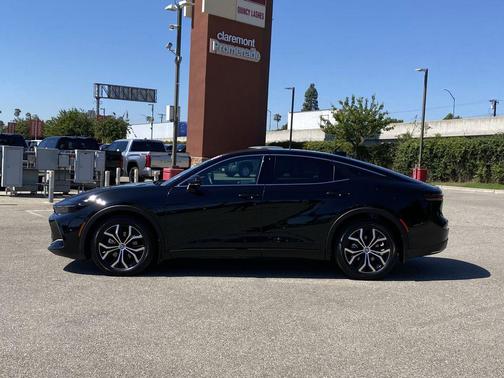 Black 2025 Toyota Crown XLE