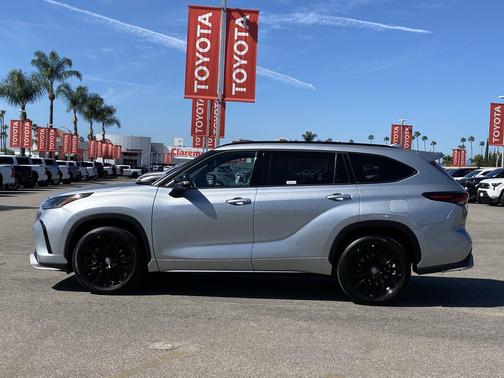 2025 Toyota Highlander XSE
