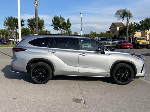 2025 Toyota Highlander XSE