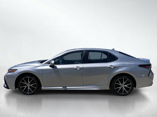Celestial Silver Metallic 2024 Toyota Camry SE