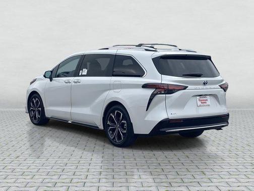 2025 Toyota Sienna Platinum