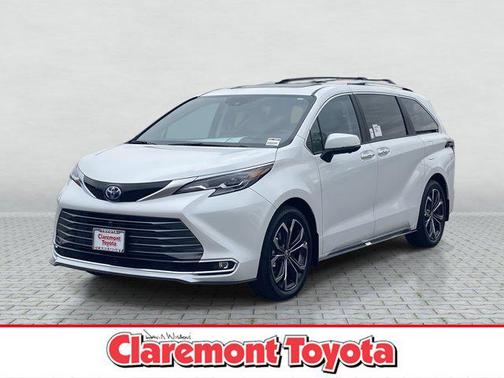 2025 Toyota Sienna Platinum