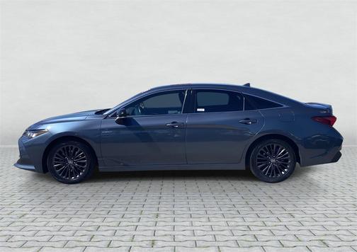 2020 Toyota Avalon Hybrid XSE