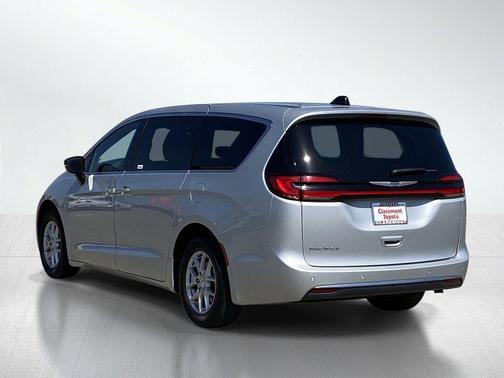 Silver Mist Clearcoat 2024 Chrysler Pacifica Touring