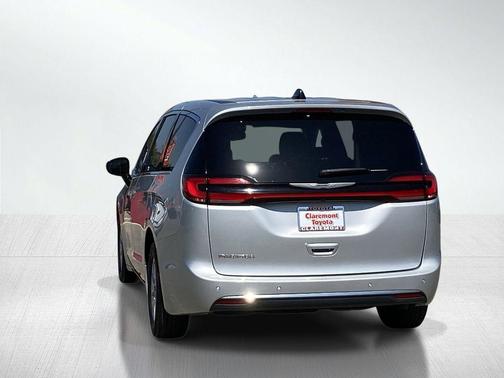 Silver Mist Clearcoat 2024 Chrysler Pacifica Touring