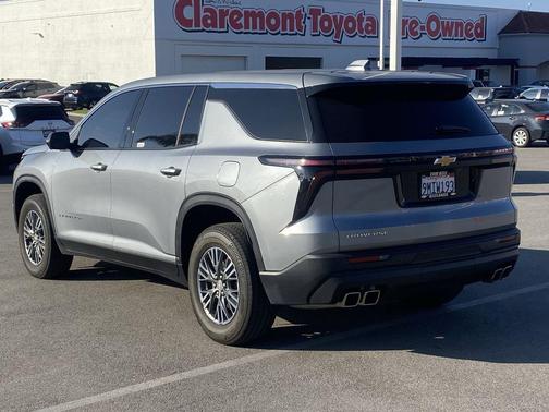 2024 Chevrolet Traverse LS