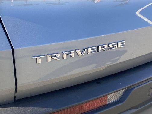 2024 Chevrolet Traverse LS