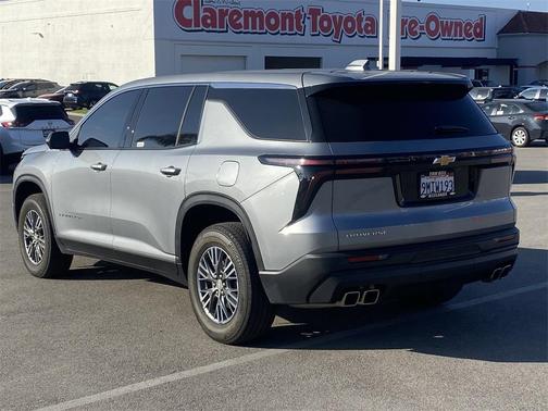 2024 Chevrolet Traverse LS