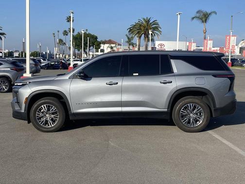 2024 Chevrolet Traverse LS