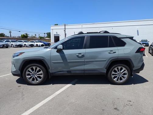 2023 Toyota RAV4 XLE Premium